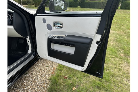 6.6 V12 Saloon 4dr Petrol Auto Euro 5 (563 bhp)