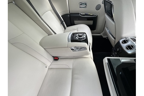 6.6 V12 Saloon 4dr Petrol Auto Euro 5 (563 bhp)