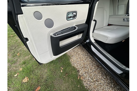 6.6 V12 Saloon 4dr Petrol Auto Euro 5 (563 bhp)