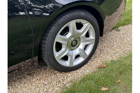 6.6 V12 Saloon 4dr Petrol Auto Euro 5 (563 bhp)