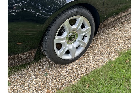 6.6 V12 Saloon 4dr Petrol Auto Euro 5 (563 bhp)