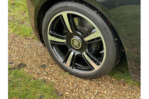 6.6 V12 Saloon 4dr Petrol Auto Euro 5 (563 bhp)