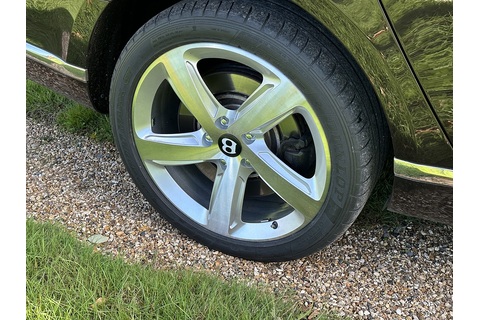 6.75 V8 Speed Saloon 4dr Petrol Auto Euro 6 (530 bhp)