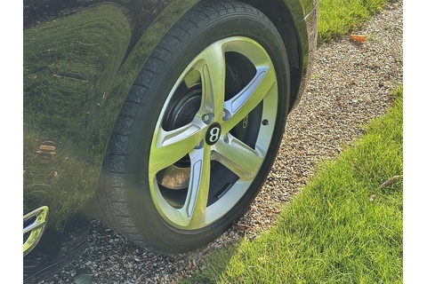 6.75 V8 Speed Saloon 4dr Petrol Auto Euro 6 (530 bhp)