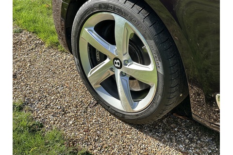 6.75 V8 Speed Saloon 4dr Petrol Auto Euro 6 (530 bhp)