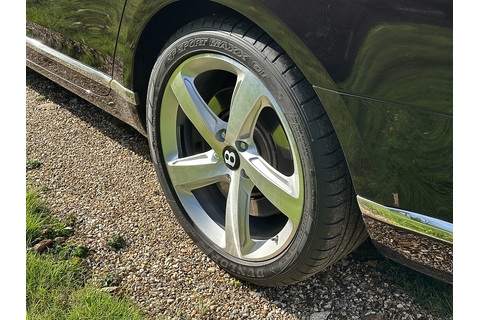 6.75 V8 Speed Saloon 4dr Petrol Auto Euro 6 (530 bhp)