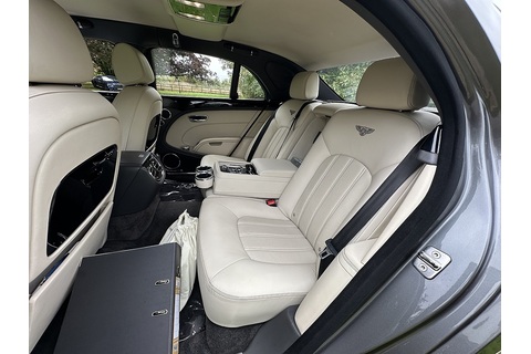 6.75 V8 Saloon 4dr Petrol Auto Euro 5 (505 bhp)