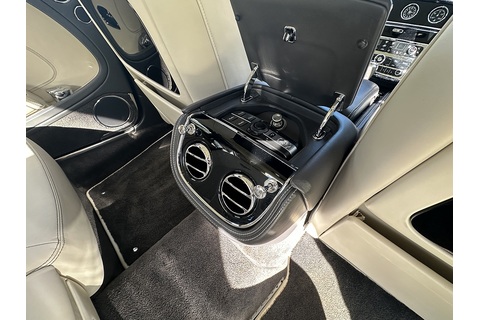 6.75 V8 Saloon 4dr Petrol Auto Euro 5 (505 bhp)