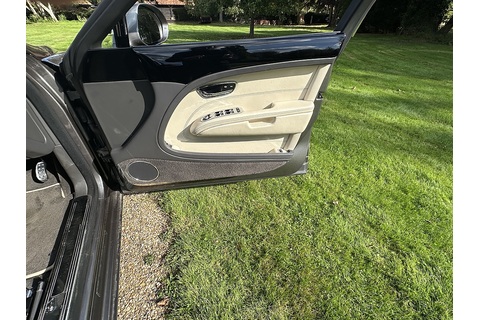 6.75 V8 Saloon 4dr Petrol Auto Euro 5 (505 bhp)