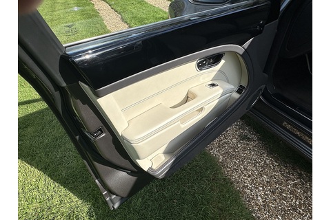 6.75 V8 Saloon 4dr Petrol Auto Euro 5 (505 bhp)