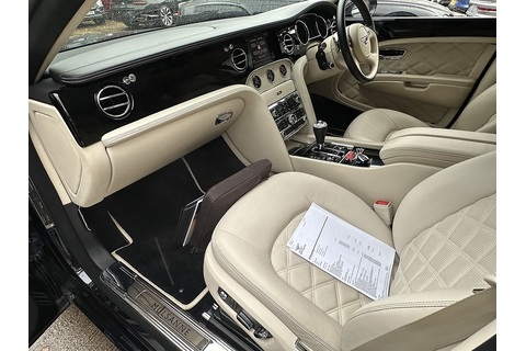 6.75 V8 Saloon 4dr Petrol Auto Euro 5 (505 bhp)