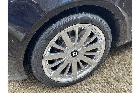 6.75 V8 Saloon 4dr Petrol Auto Euro 5 (505 bhp)