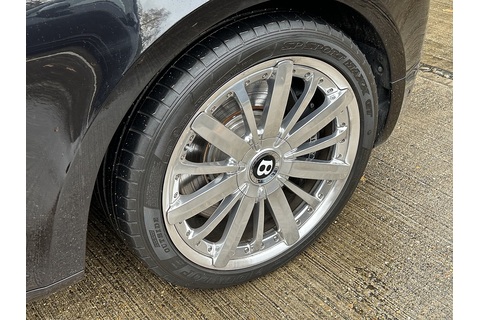 6.75 V8 Saloon 4dr Petrol Auto Euro 5 (505 bhp)