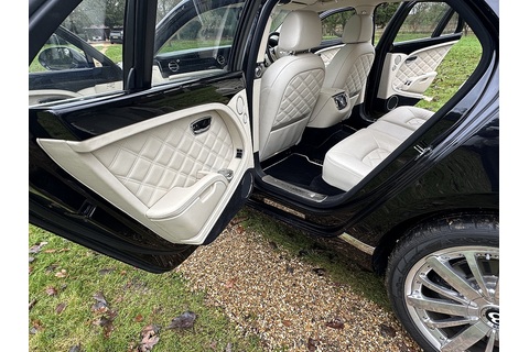 6.75 V8 Saloon 4dr Petrol Auto Euro 5 (505 bhp)