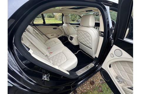 6.75 V8 Saloon 4dr Petrol Auto Euro 5 (505 bhp)