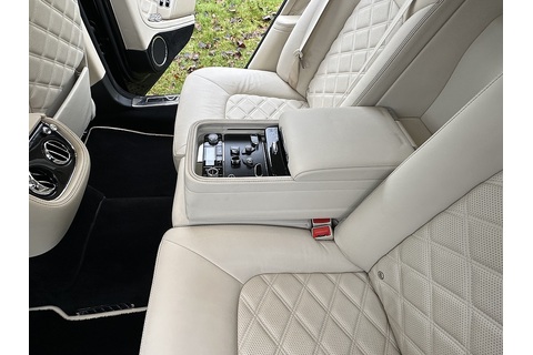 6.75 V8 Saloon 4dr Petrol Auto Euro 5 (505 bhp)