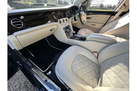 6.75 V8 Saloon 4dr Petrol Auto Euro 5 (505 bhp)