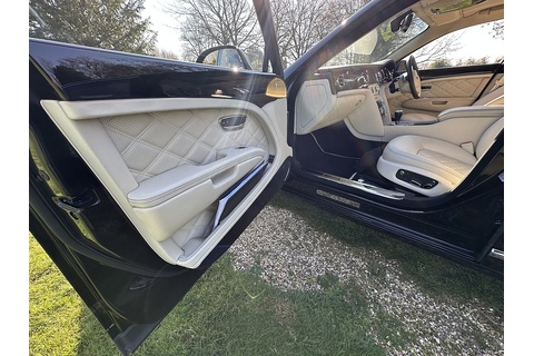 6.75 V8 Saloon 4dr Petrol Auto Euro 5 (505 bhp)