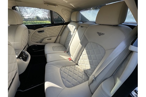 6.75 V8 Saloon 4dr Petrol Auto Euro 5 (505 bhp)