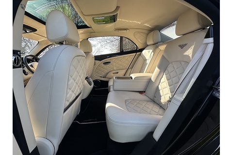 6.75 V8 Saloon 4dr Petrol Auto Euro 5 (505 bhp)