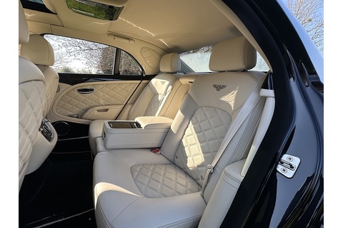 6.75 V8 Saloon 4dr Petrol Auto Euro 5 (505 bhp)