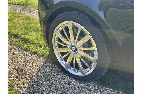 6.75 V8 Saloon 4dr Petrol Auto Euro 5 (505 bhp)
