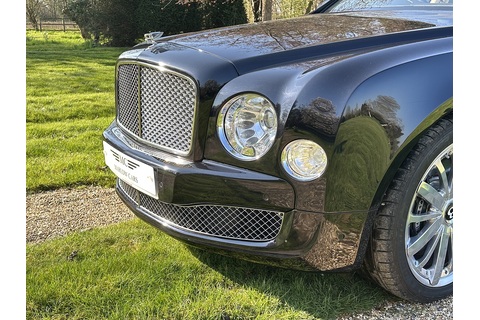 6.75 V8 Saloon 4dr Petrol Auto Euro 5 (505 bhp)