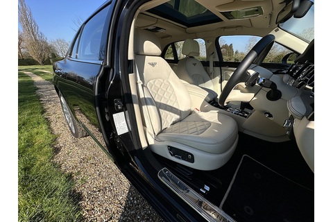 6.75 V8 Saloon 4dr Petrol Auto Euro 5 (505 bhp)