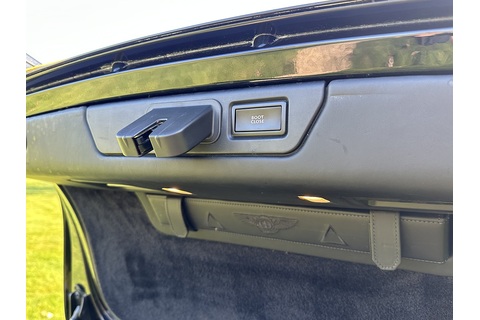 6.75 V8 Saloon 4dr Petrol Auto Euro 5 (505 bhp)