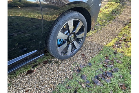 6.75 V12 SUV 5dr Petrol Auto 4WD Euro 6 (563 bhp)