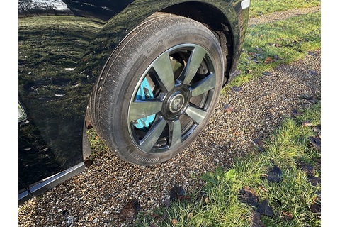 6.75 V12 SUV 5dr Petrol Auto 4WD Euro 6 (563 bhp)