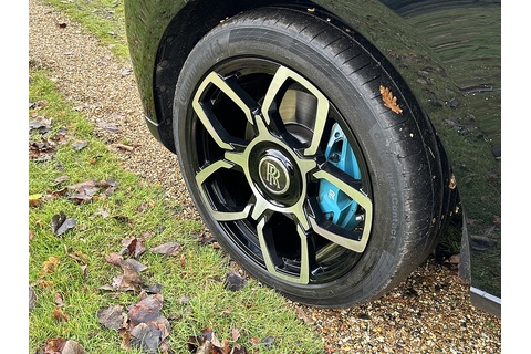 6.75 V12 SUV 5dr Petrol Auto 4WD Euro 6 (563 bhp)