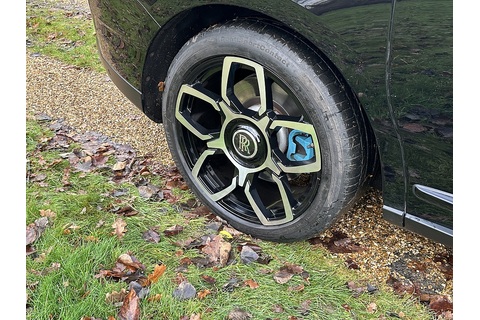 6.75 V12 SUV 5dr Petrol Auto 4WD Euro 6 (563 bhp)