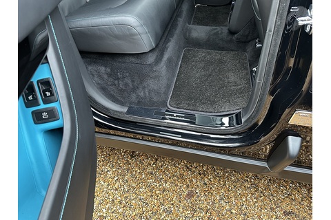 6.75 V12 SUV 5dr Petrol Auto 4WD Euro 6 (563 bhp)