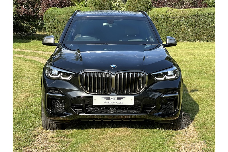 BMW X5 M50i V8 - U336
