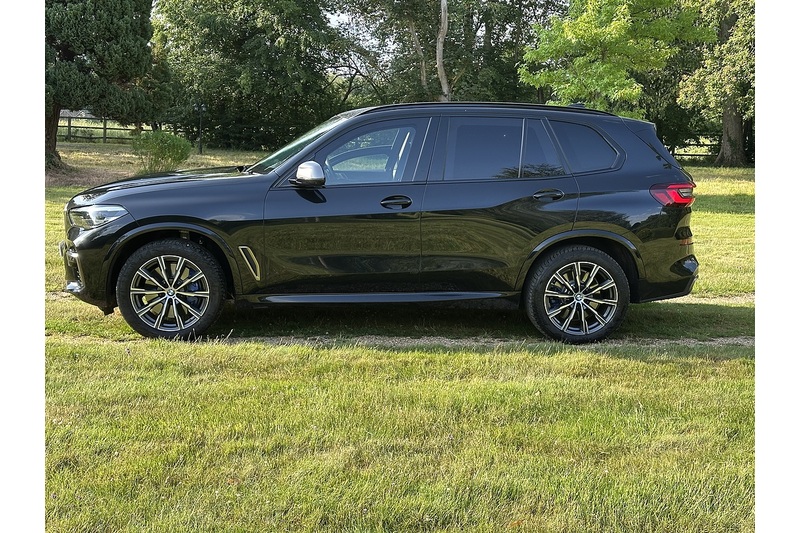 BMW X5 M50i V8 - U336