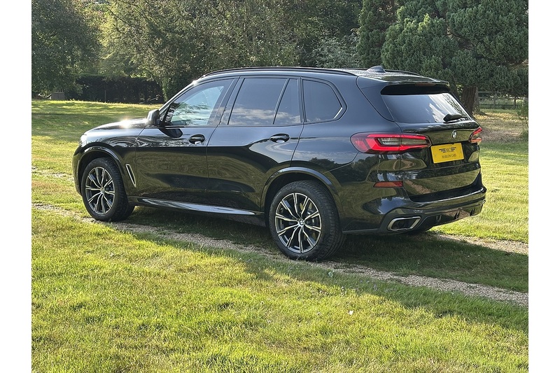 BMW X5 M50i V8 - U336
