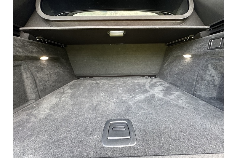 BMW X5 M50i V8 - U336
