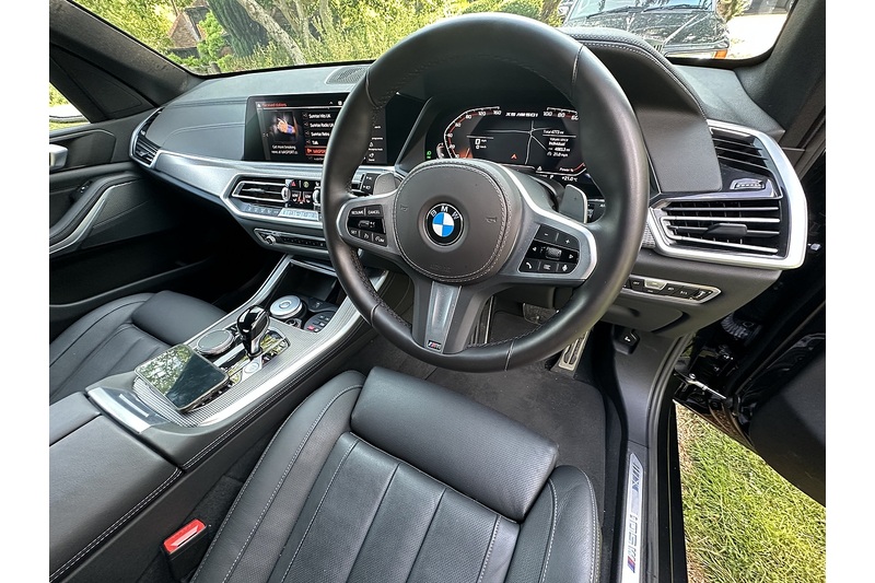 BMW X5 M50i V8 - U336