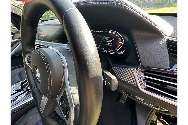 BMW X5 M50i V8 - U336