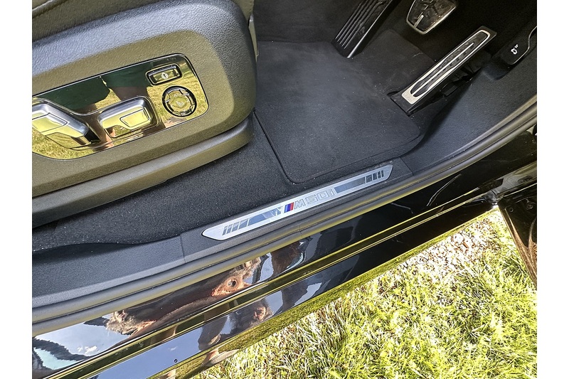 BMW X5 M50i V8 - U336