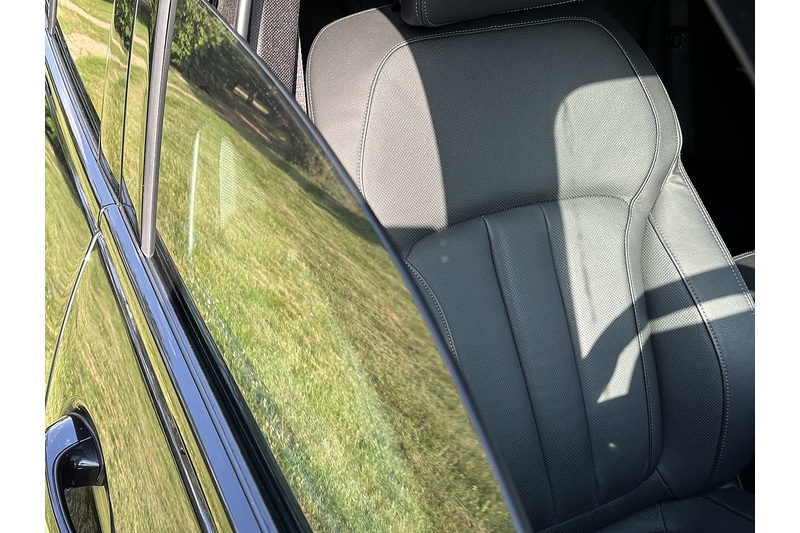 BMW X5 M50i V8 - U336