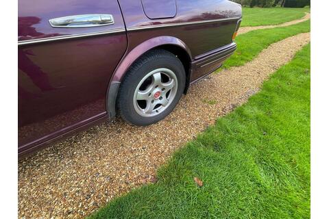 6.8 Saloon 4dr Petrol Automatic (458 g/km400bhp)