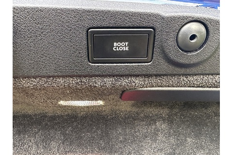 6.0 FlexFuel GT Coupe 2dr Bi Fuel Auto 6Spd 4WD Euro 5 (575 ps)