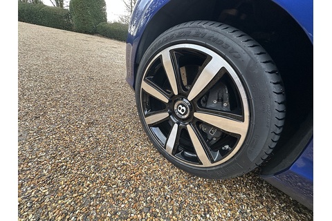 6.0 FlexFuel GT Coupe 2dr Bi Fuel Auto 6Spd 4WD Euro 5 (575 ps)