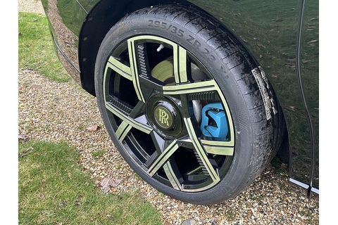 6.75 V12 SUV 5dr Petrol Auto 4WD Euro 6 (563 bhp)