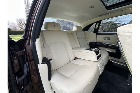 6.6 V12 Saloon 4dr Petrol Auto Euro 5 (563 bhp)