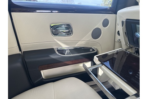 6.6 V12 Saloon 4dr Petrol Auto Euro 5 (563 bhp)