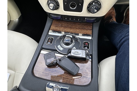 6.6 V12 Saloon 4dr Petrol Auto Euro 5 (563 bhp)