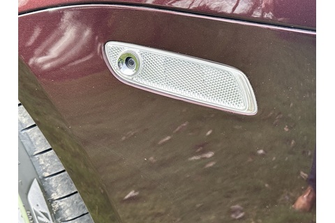 6.6 V12 Saloon 4dr Petrol Auto Euro 5 (563 bhp)